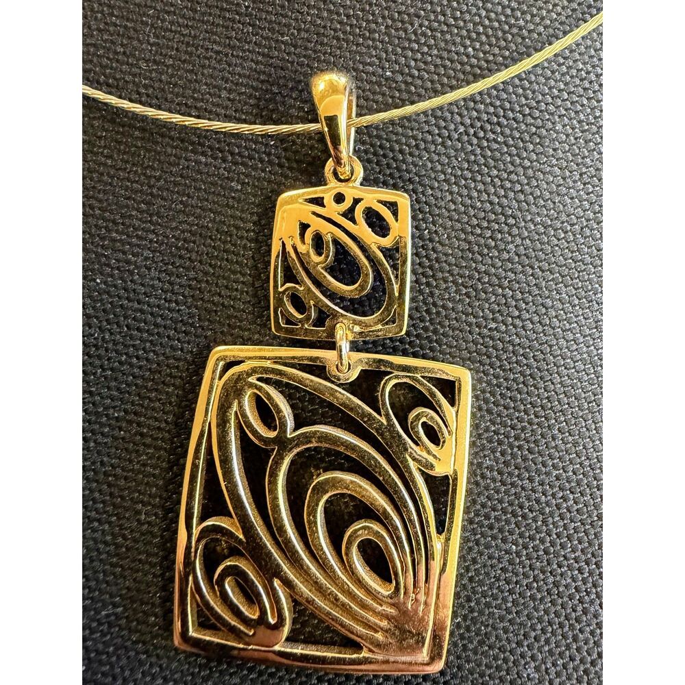 Lia Sophia Gold Tone Wire Necklace Geometric Filigree Cutout Pendant